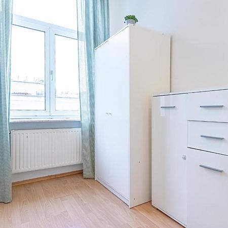 Spacious Shared Apartment Schoenbrunn Wien Exteriör bild