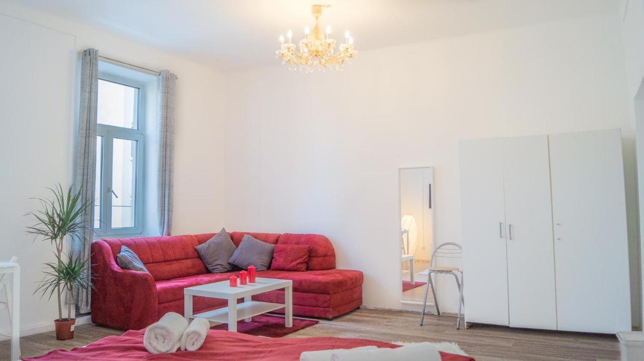 Spacious Shared Apartment Schoenbrunn Wien Exteriör bild