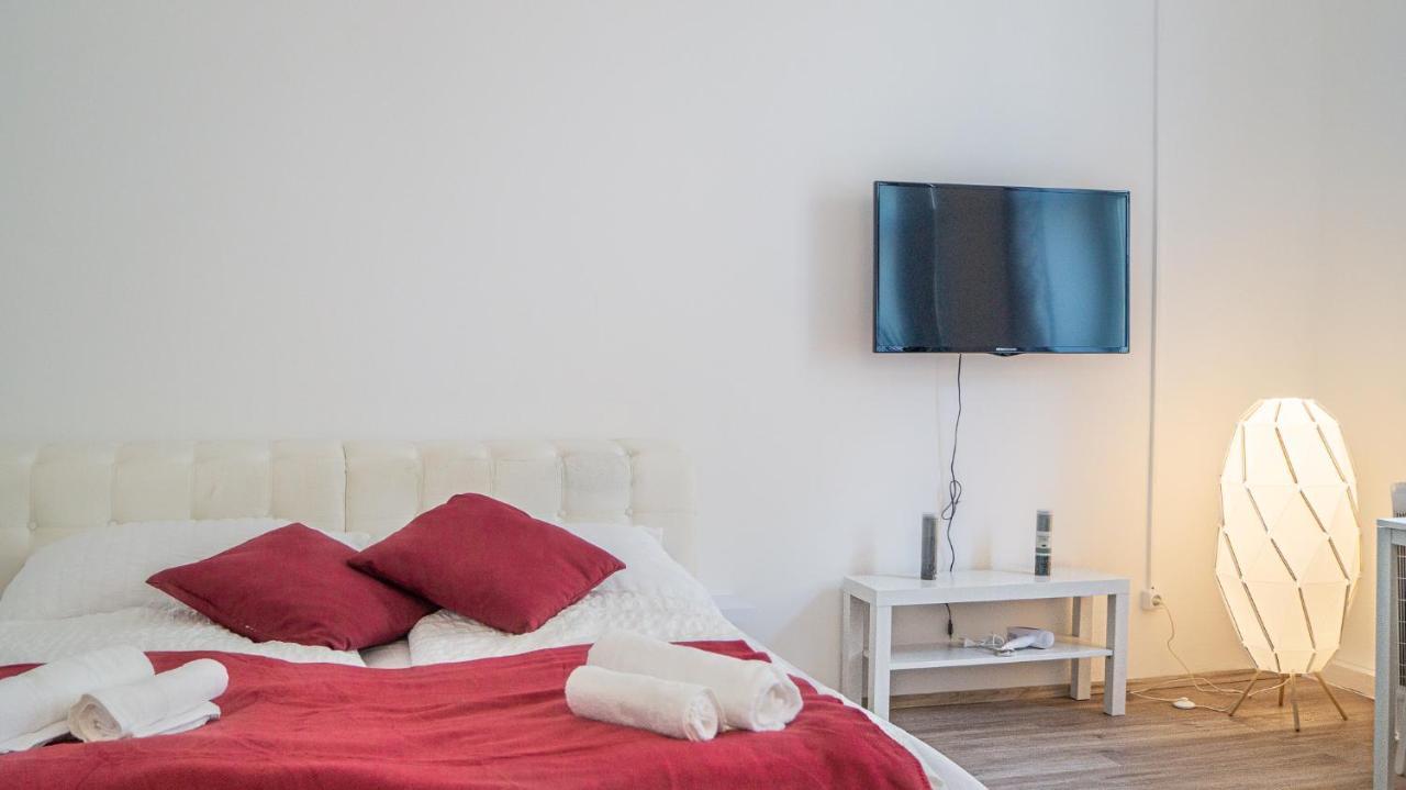 Spacious Shared Apartment Schoenbrunn Wien Exteriör bild