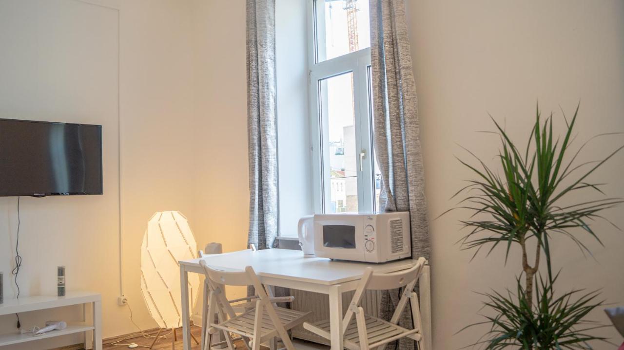 Spacious Shared Apartment Schoenbrunn Wien Exteriör bild