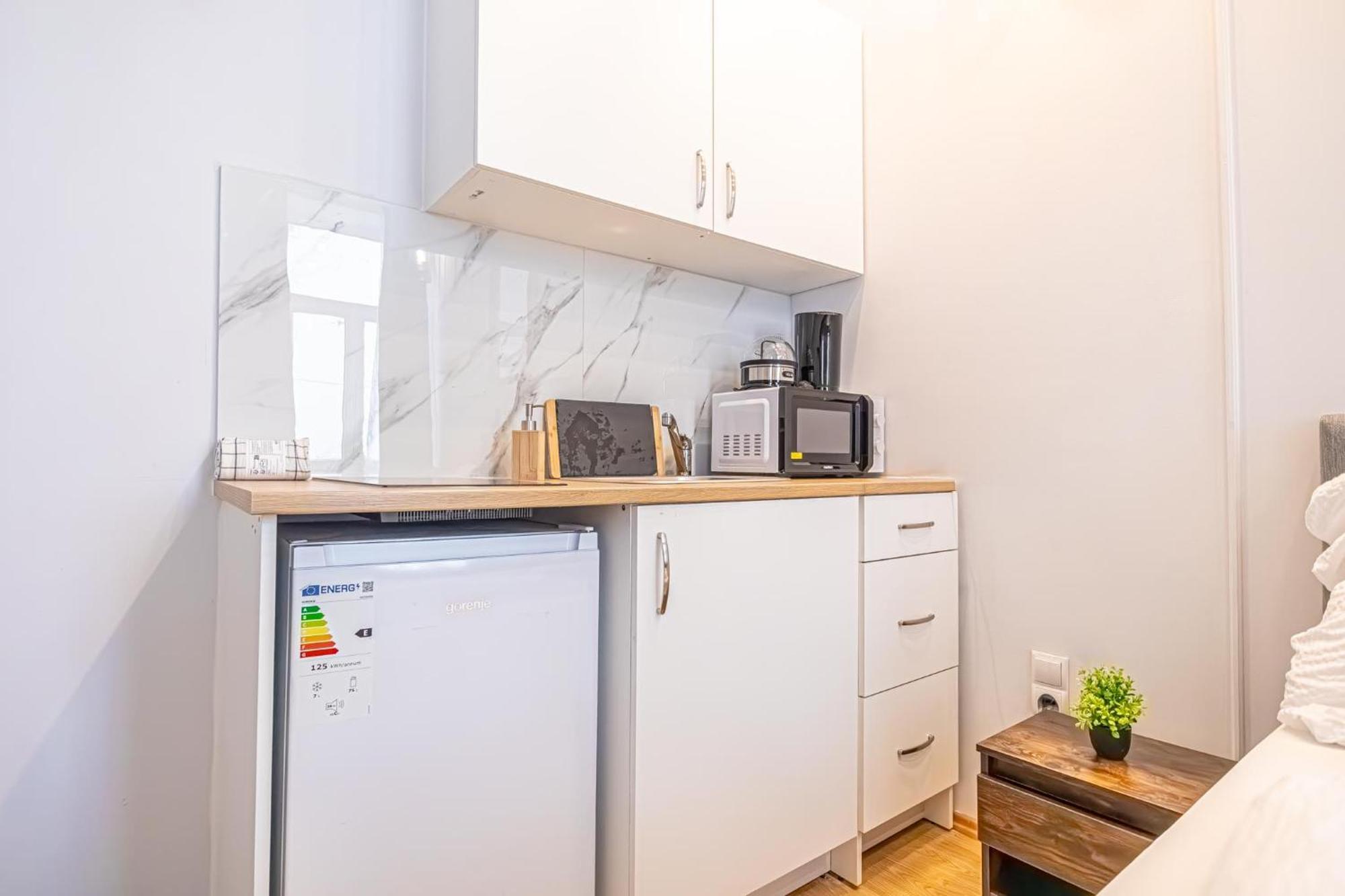 Spacious Shared Apartment Schoenbrunn Wien Exteriör bild