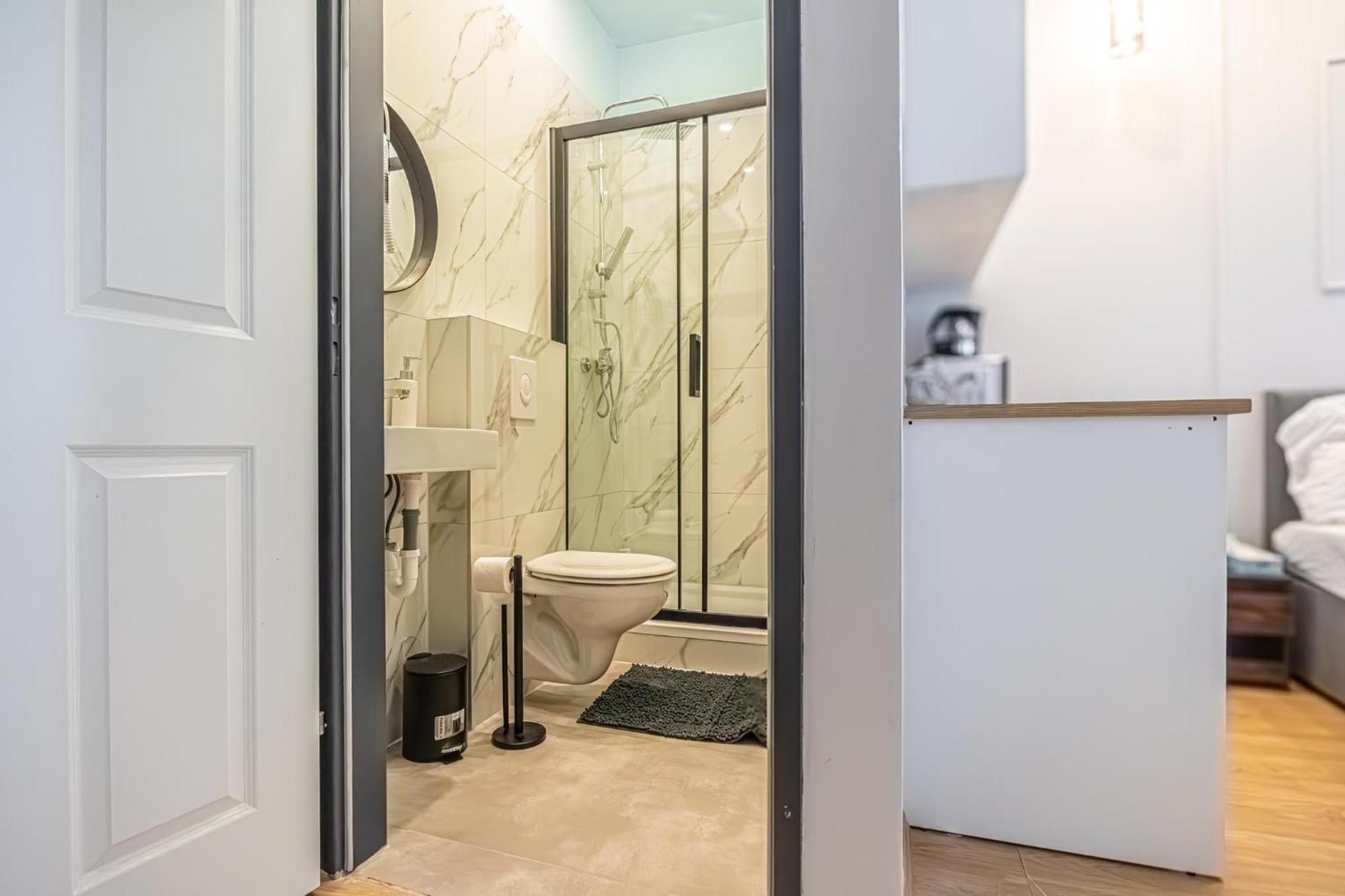 Spacious Shared Apartment Schoenbrunn Wien Exteriör bild