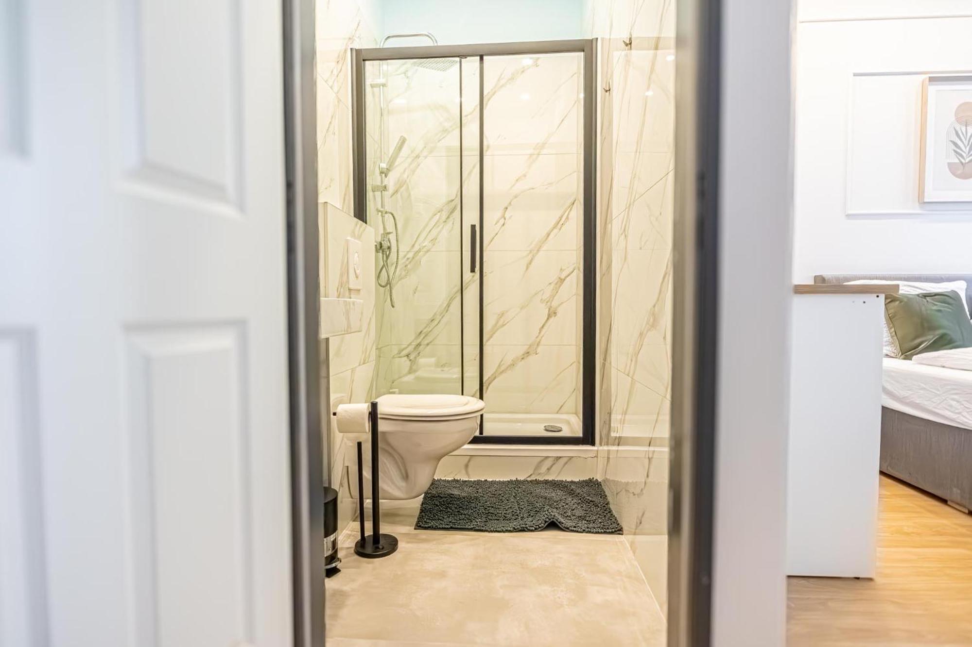 Spacious Shared Apartment Schoenbrunn Wien Exteriör bild