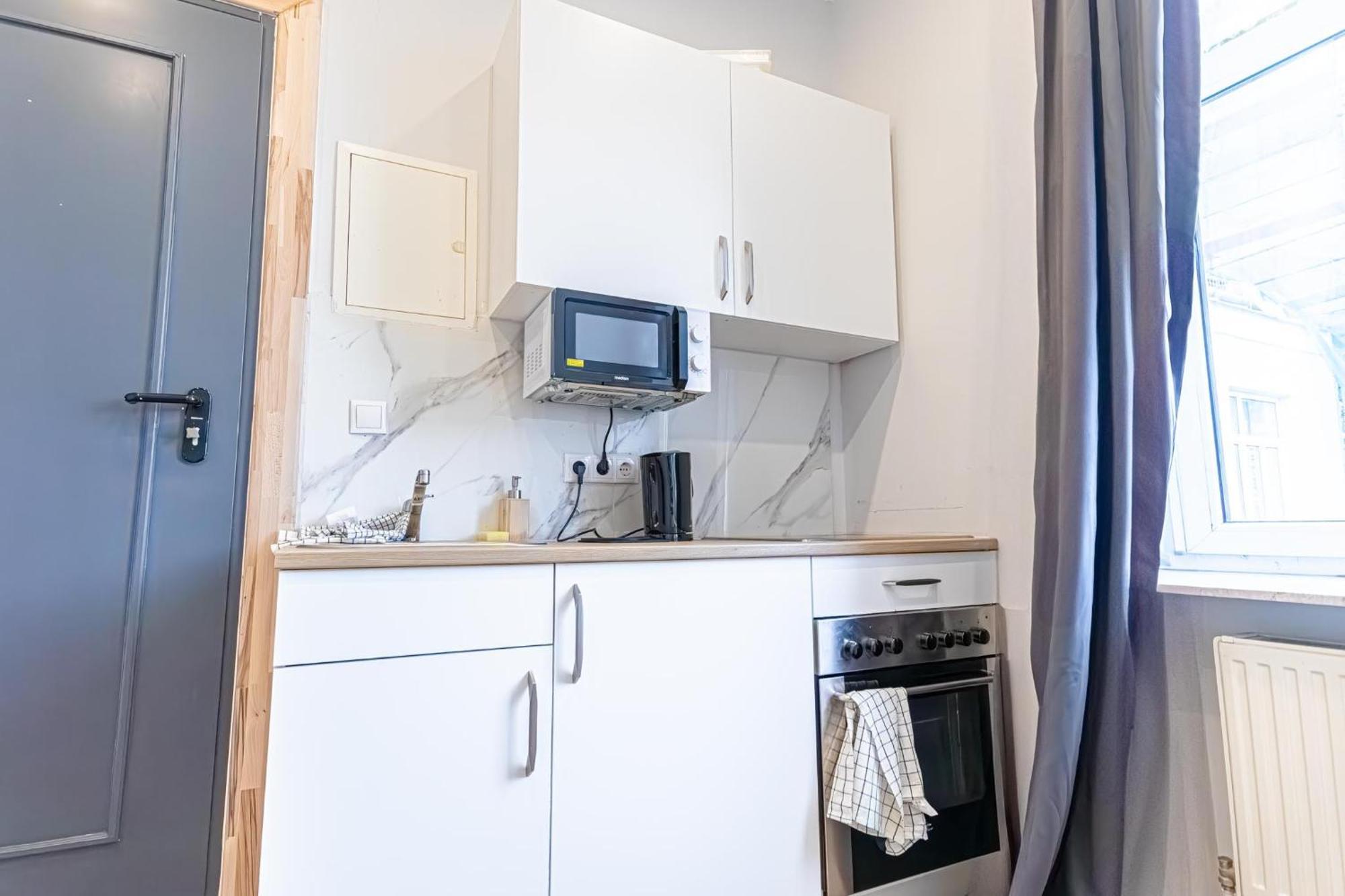 Spacious Shared Apartment Schoenbrunn Wien Exteriör bild