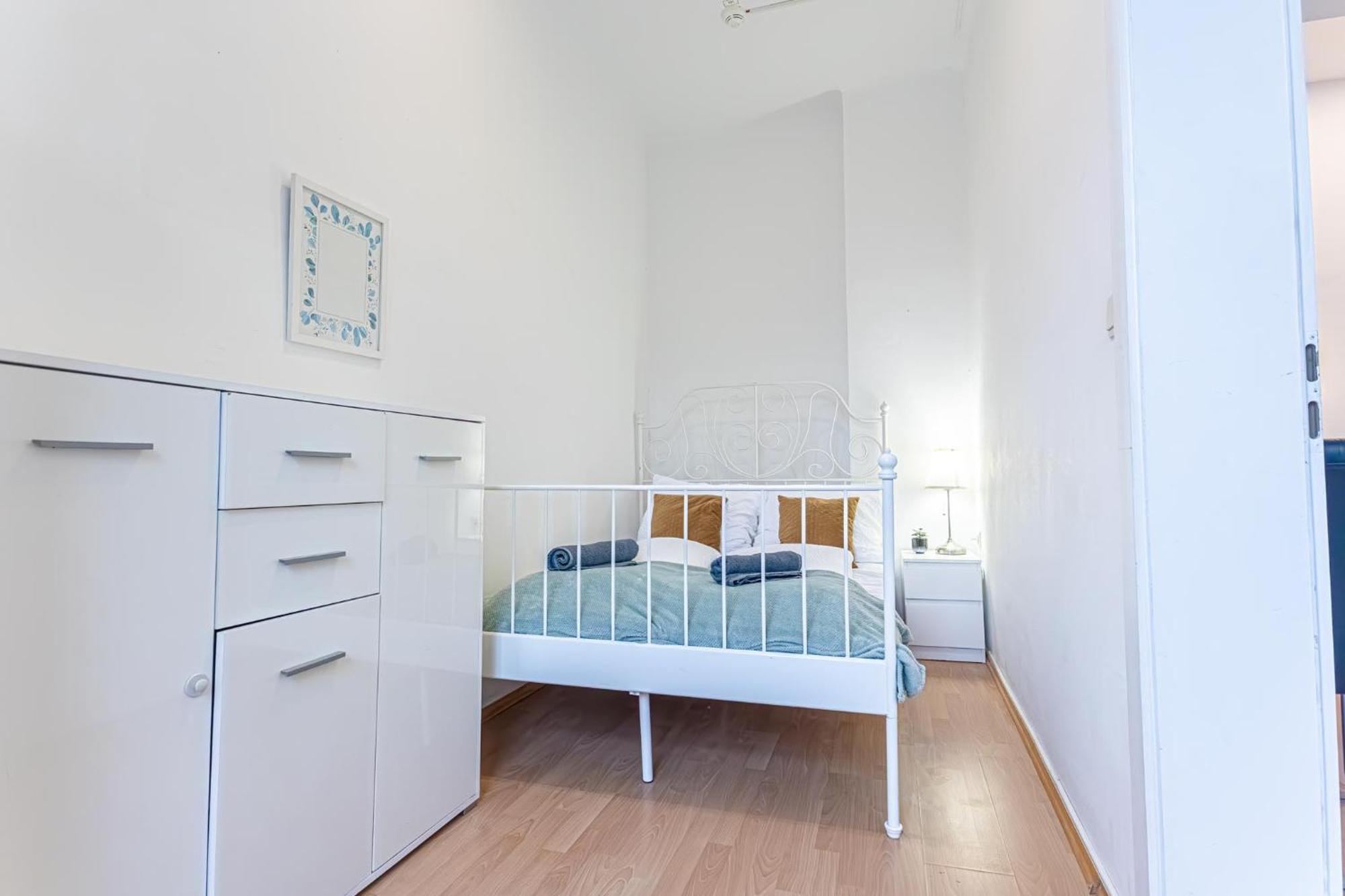 Spacious Shared Apartment Schoenbrunn Wien Exteriör bild